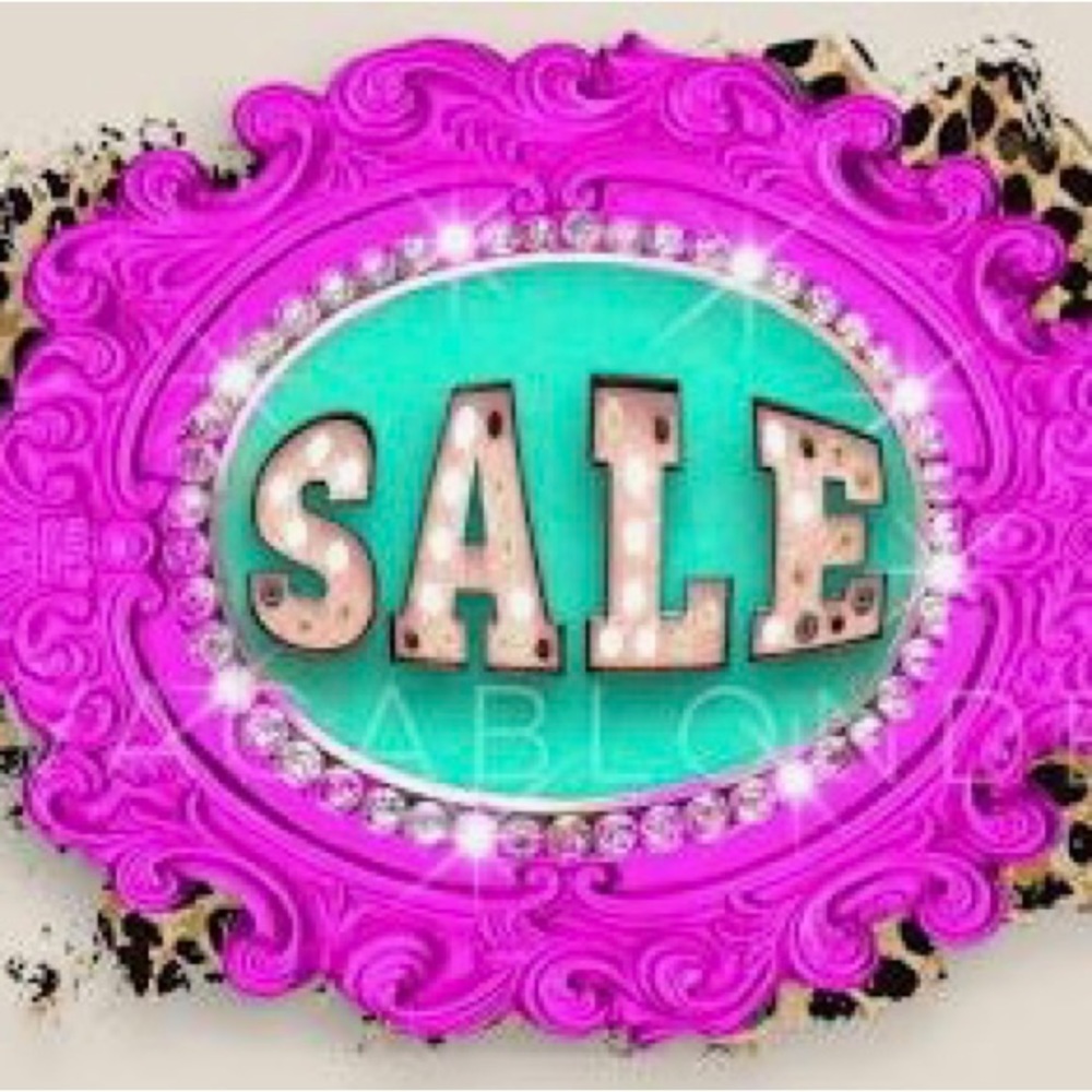 Huge Sale‼️ Today‼️ 7/27/23@ 7:33p.m.  Clothing, Shoes, Purse. Variety Of Sizes